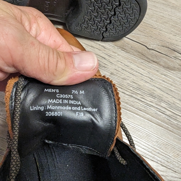 New without box, men's Cole Haan leather dress chukkas size 7.5 - Picture 2 of 6